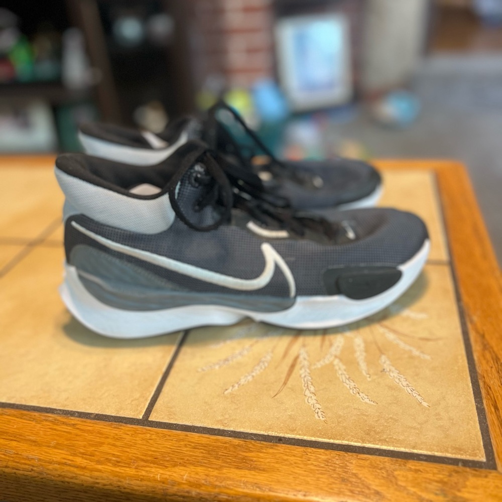 Nike Men’s Size 10 Renew Elevate 3 Lace Up Shoes - Picture 4 of 9